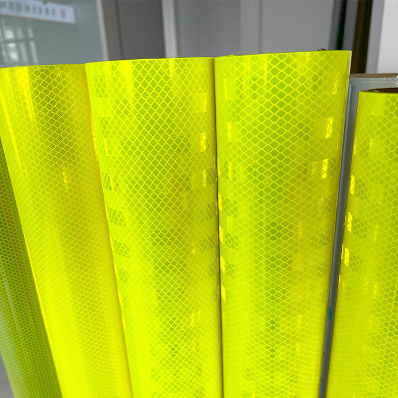 Fluorescencyjny Żółty Zielony sztywny znak Odblaskowa arkusz wysokiej intensywności Prismatyczny z 24-godzinnym widocznością