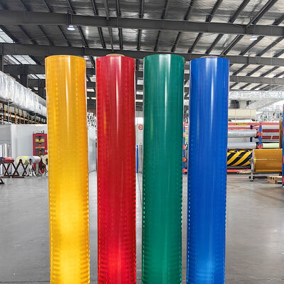 Dobra cena. Folia odblaskowa pryzmatyczna HIP z mikrostrukturalną budową pryzmatyczną, trwałość 10 lat i zgodność z ASTM D4956 Typ IV dla znaków drogowych w Internecie